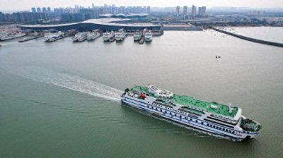 ​今天8时50分起，琼州海峡恢复通航