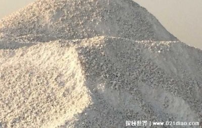 ​家里放一物绝对没蜈蚣，生石灰除湿有效防止蜈蚣在家中出现