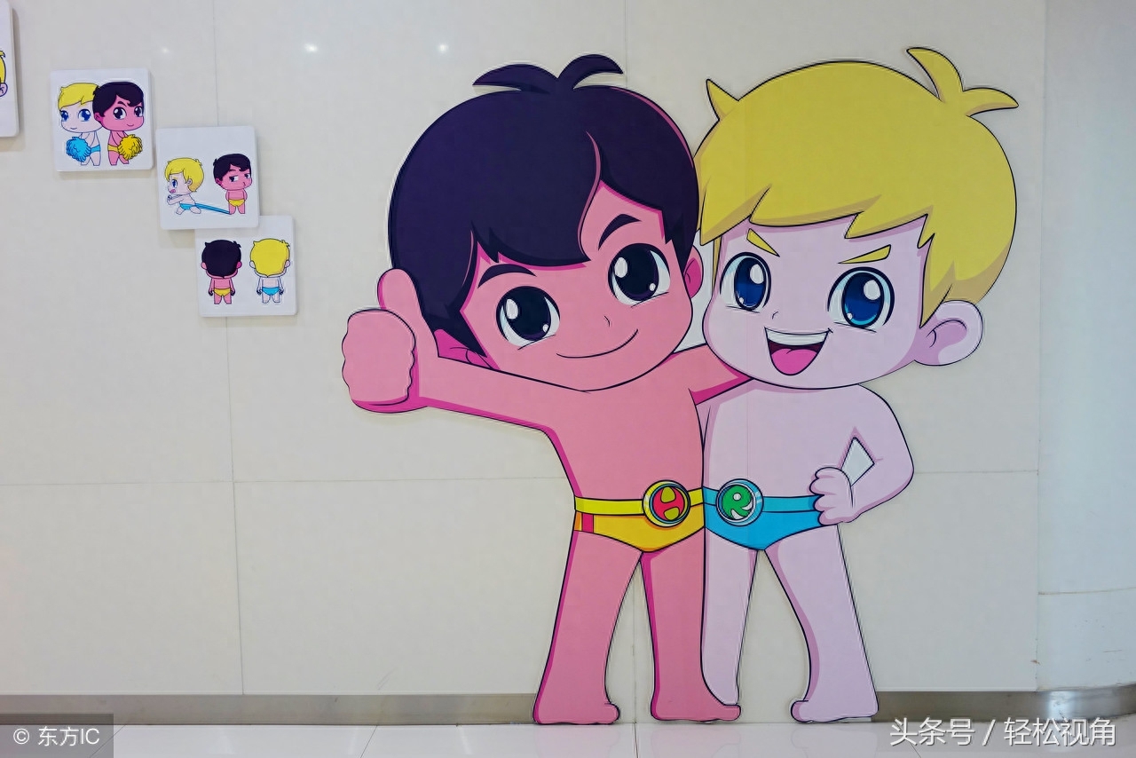 山东青岛：一组海尔兄弟的搞笑老图片，还是他们俩看的顺眼可爱