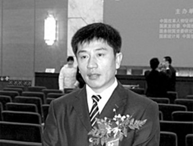 ​他卖洗衣粉发家，一个手机号182万，可惜44岁被判11年