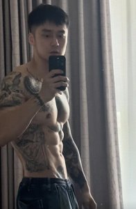 ​蒋劲夫近况引热议！体脂率低至8%，网评肌肉水平把彭于晏吊起来打