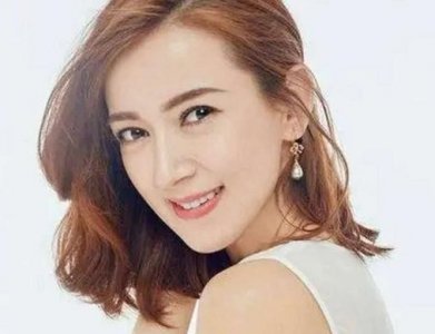 ​尼格买提妻子罕见曝光，颜值出挑学历还高，现开饰品网店生活惬意