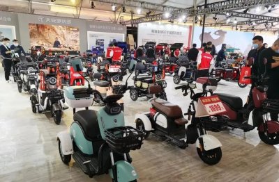 ​接娃小三轮开启降价潮，这3款车客货两用，直降幅度近1000元