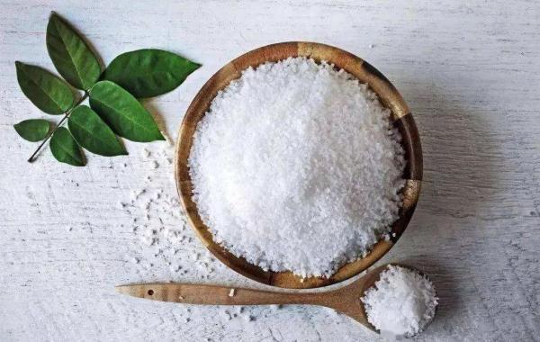 食物不咸不代表没盐(对于盐是该多吃还是少吃?) 食物不咸不代表没盐(对于盐是该多吃还是少吃?)