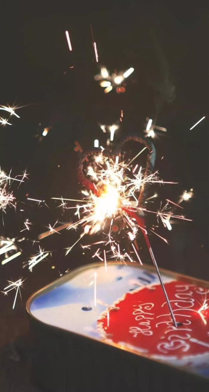 壁纸|这么炫酷的锁屏壁纸确定不换一张？