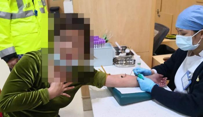 追尾玛莎拉蒂又怼上奔驰,撞掉十几万!还要坐牢…