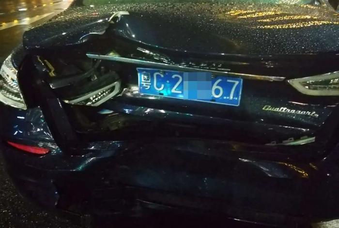 追尾玛莎拉蒂又怼上奔驰,撞掉十几万!还要坐牢…