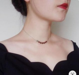 ​适合二十多岁女生的项链品牌(二十岁的女孩戴什么项链好)