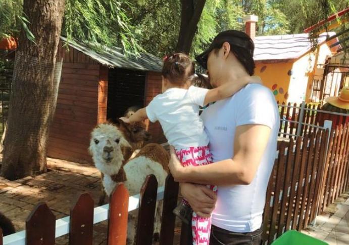 原来汪峰的三个女儿有三个妈,命运却各不相同