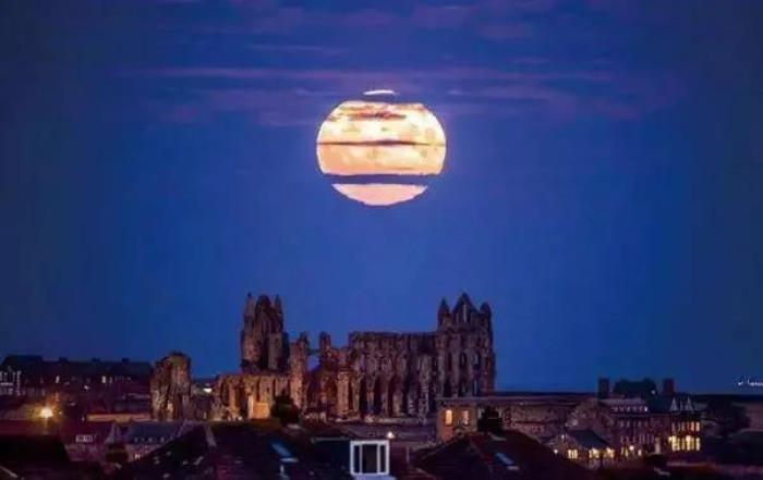 八月十五作文(八月十五的遐思)