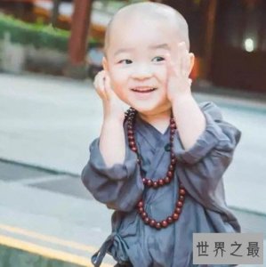 ​泰国最萌小和尚，喜欢打瞌睡的小团子