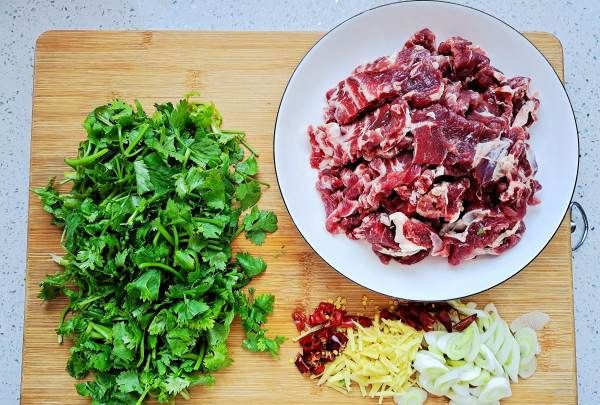 小炒牛肉怎么炒,小炒牛肉怎么做好吃又嫩图2