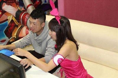 ​网吧包厢包夜一晚才40块，情侣却不愿包夜？美女收银员说出情况