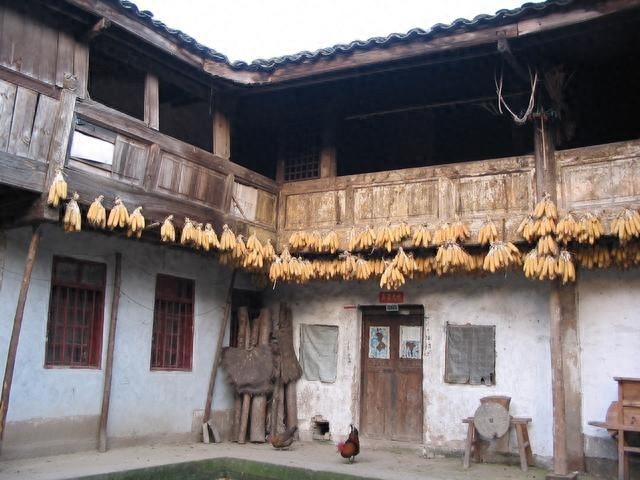 鄂西行:探访利川神秘鱼木寨