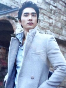 ​宋承宪最不舍得删的照片，第4张是多少人的壁纸啊