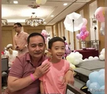 ​杨幂爸爸首次曝光外孙女小糯米照片！网友惊呼：天呐，太可爱了！