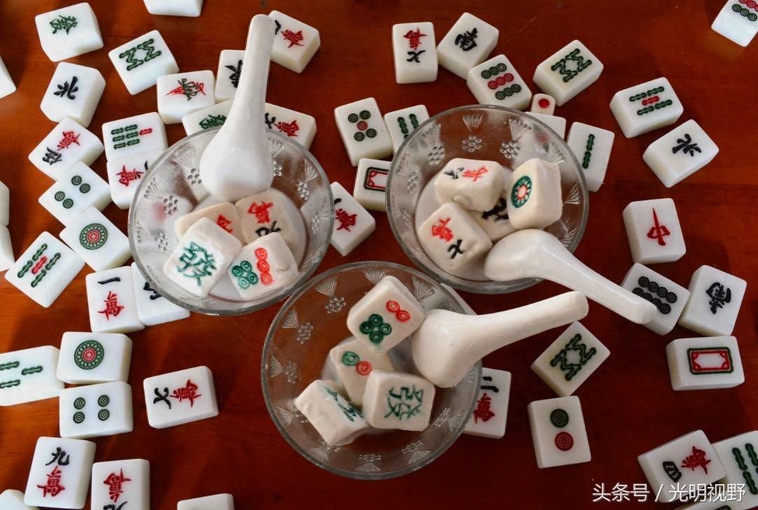 山东济南现“麻将汤圆”,创意十足,网友调侃“吃完一定手气好”