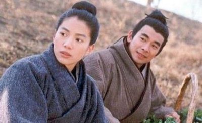 ​此人女扮男装加入军队成将军，不是花木兰