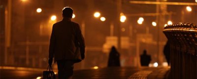 ​星光不问赶路人全诗意思（星光不问赶路人怎么理解）