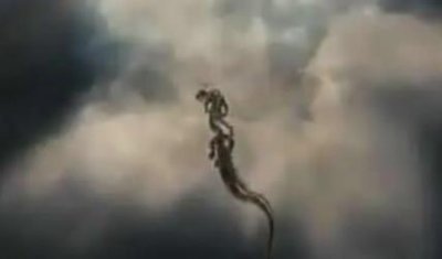 ​四川出现两条真龙天空出现一条巨龙