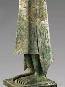 ​三星堆青铜大立人为什么是赤脚的