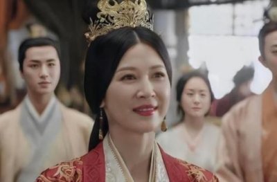 ​童蕾：32岁嫁富豪，8年后老公破产入狱，如今生活怎样了？