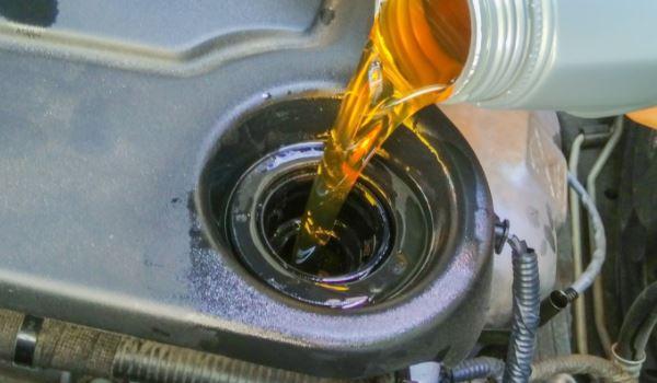 汽车多久换一次机油-