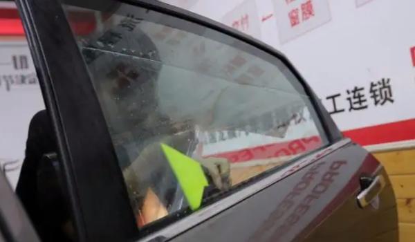 汽车隐私玻璃需要贴膜吗-