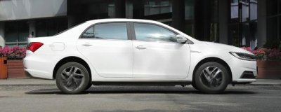 ​汽车车灯装饰框用什么材料