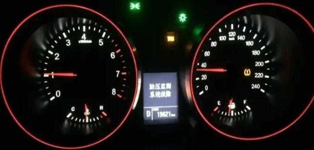 胎压低故障灯亮了 车子还可以开吗-
