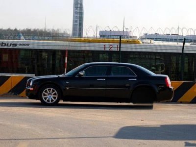 ​克莱斯勒300C多少钱 他凭什么来吸引你？