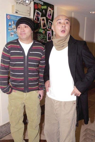 52岁张卫健近照,妻子流产两次,亲弟弟却还控告他!