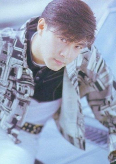 52岁张卫健近照,妻子流产两次,亲弟弟却还控告他!