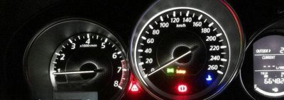 ​新款科鲁兹保险盒在什么位置