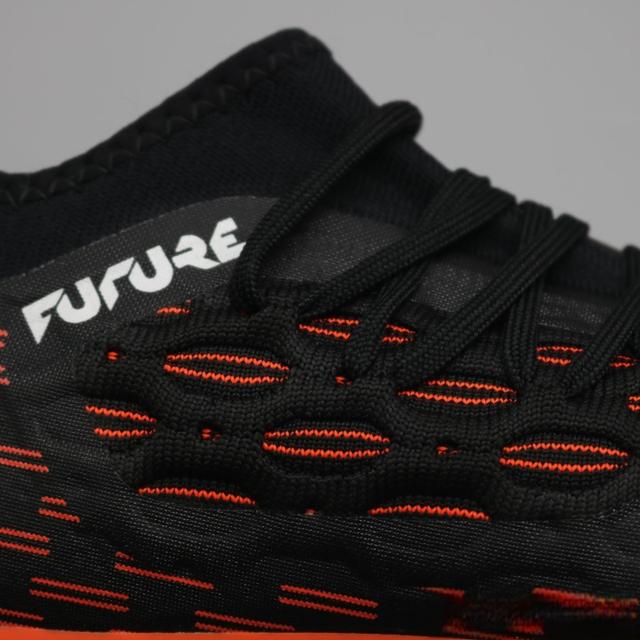 PUMA的Ultra和Future中端版本的细节图-