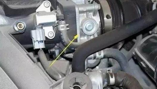 清洗节气门的步骤及方法，发动机节气门怎么清洗-