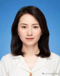 ​85后美女纪委书记履新