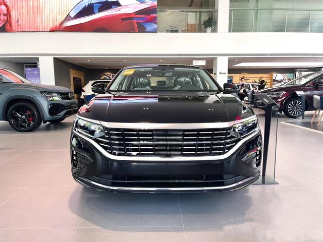 新款上海大众的帕萨特现在多少钱？-