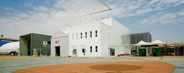 白底红新月标志什么时候首先使用？-