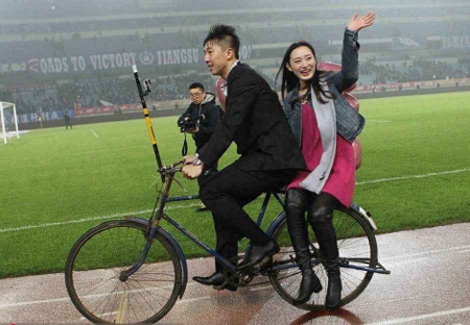 中国男足不行,是因为太太团很行,论颜值,世界32强没问题