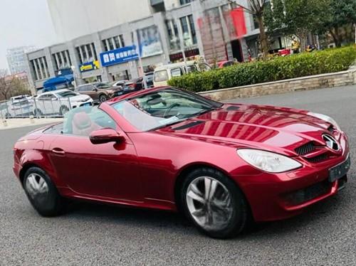 奔驰跑车需要多少钱 奔驰SLK200跑车需要多少钱？-