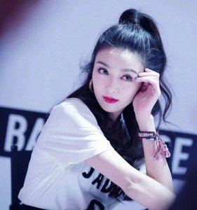 ​薛凯琪，香港流行音乐界的典范与多面艺术家