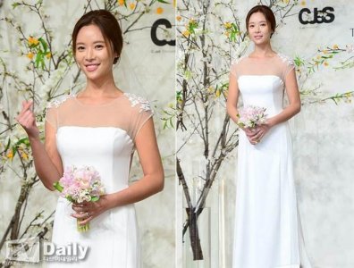 ​黄静茵风光出嫁富二代 穿绝美婚纱幸福现身