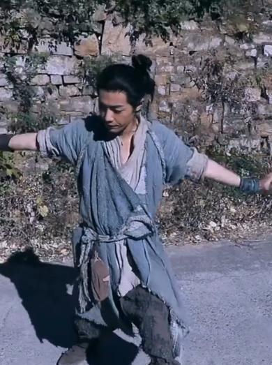 肖战《诛仙》张小凡造型，肤色成最大亮点