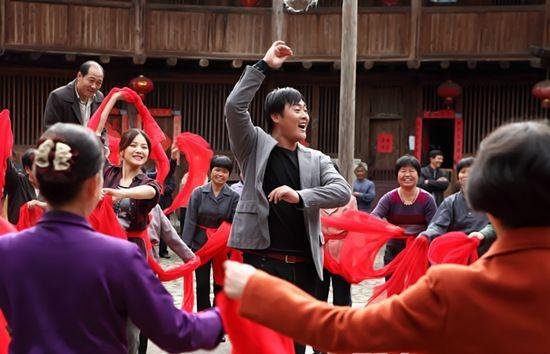 他因魏和尚一角走红，曾患抑郁症多次欲跳楼轻生，今成最年轻影帝