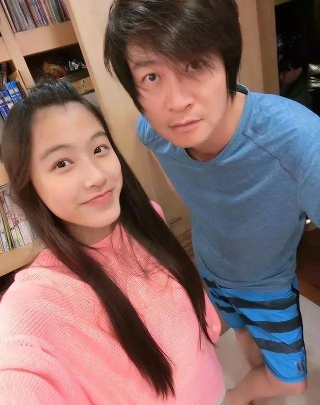 他因女儿太美走红网络：现在的国民岳父，曾经的情歌王子