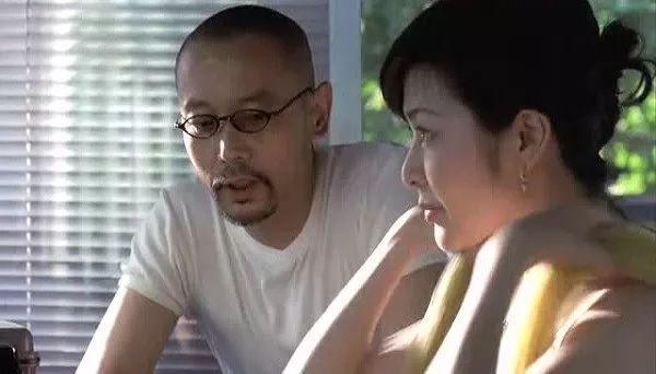 葛优说妻子是个“醋坛子”，无儿无女，又不漂亮，却被他宠爱34年