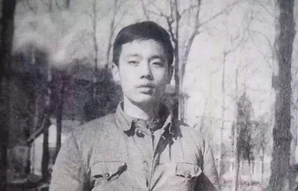 葛优说妻子是个“醋坛子”，无儿无女，又不漂亮，却被他宠爱34年