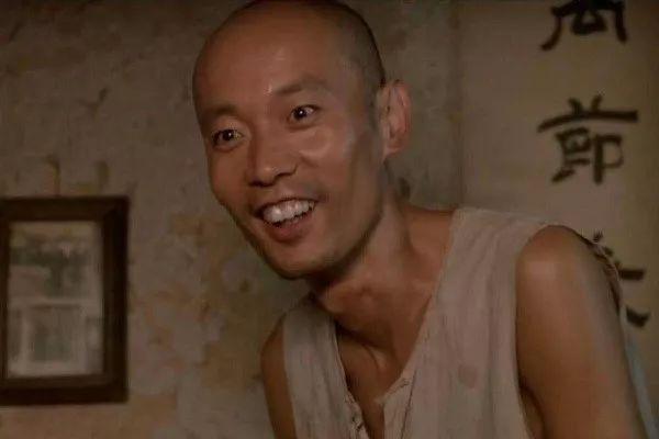 葛优说妻子是个“醋坛子”，无儿无女，又不漂亮，却被他宠爱34年