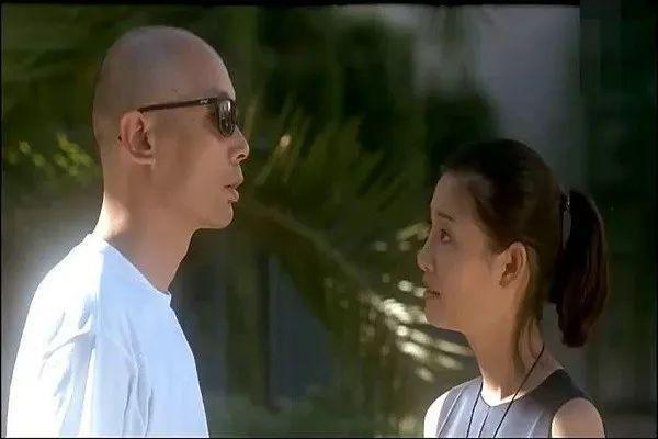 葛优说妻子是个“醋坛子”，无儿无女，又不漂亮，却被他宠爱34年